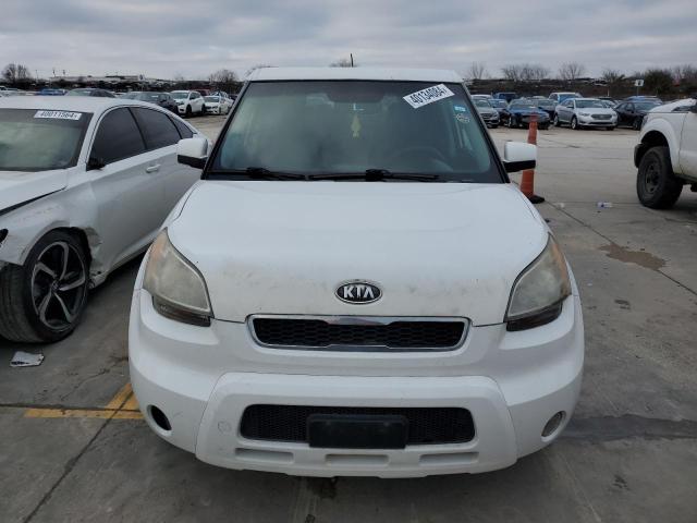 KNDJT2A2XB7267860 - 2011 KIA SOUL + WHITE photo 5