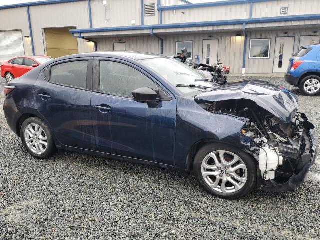 3MYDLBYV7JY304326 - 2018 TOYOTA YARIS IA BLUE photo 4