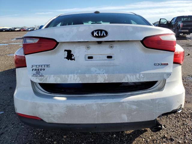 KNAFX4A87G5518327 - 2016 KIA FORTE EX WHITE photo 6