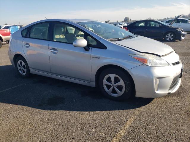 JTDKN3DU0F1931576 - 2015 TOYOTA PRIUS SILVER photo 4