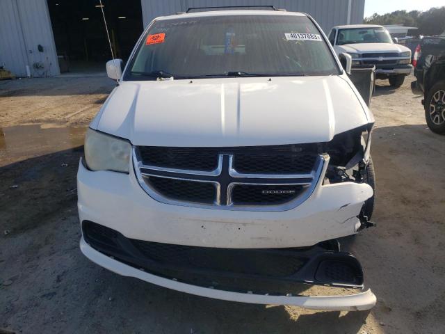 2D4RN3DG9BR682700 - 2011 DODGE GRAND CARA MAINSTREET WHITE photo 5