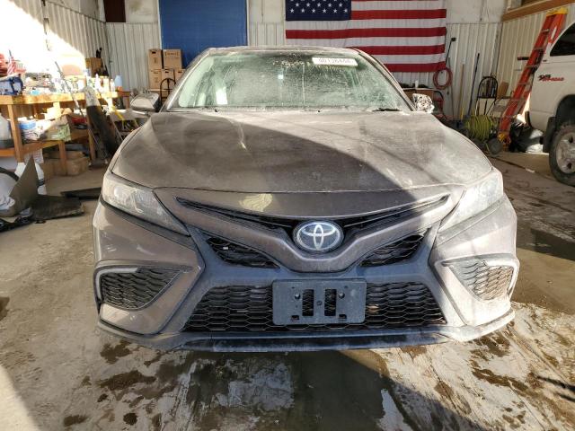 4T1G11BK6RU108768 - 2024 TOYOTA CAMRY SE NIGHT SHADE CHARCOAL photo 5