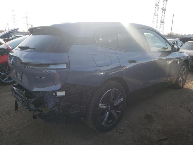 WB523CF00PCM50678 - 2023 BMW IX XDRIVE50 GRAY photo 3