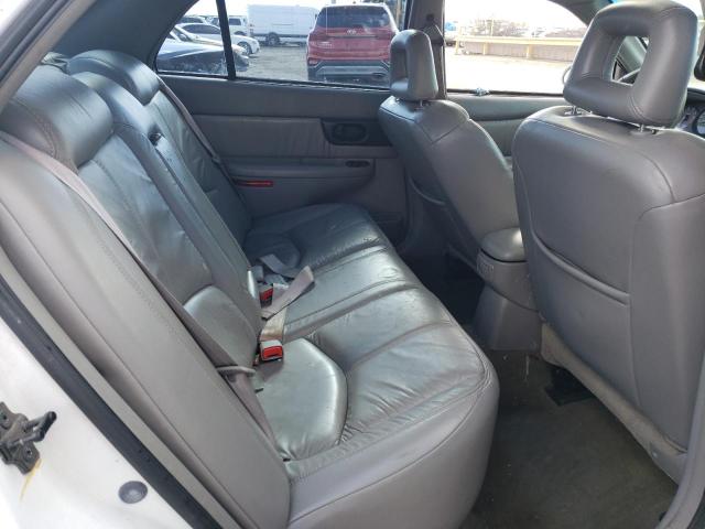 2G4WF5518Y1321965 - 2000 BUICK REGAL GS WHITE photo 10