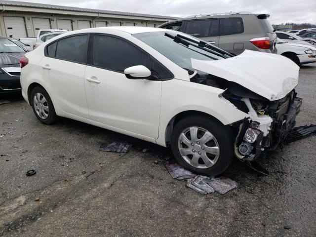 3KPFK4A75HE155959 - 2017 KIA FORTE LX WHITE photo 4