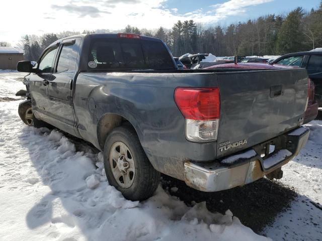 5TFUM5F10BX017975 - 2011 TOYOTA TUNDRA DOUBLE CAB SR5 GRAY photo 2