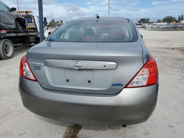 3N1CN7AP0DL833635 - 2013 NISSAN VERSA S GRAY photo 6