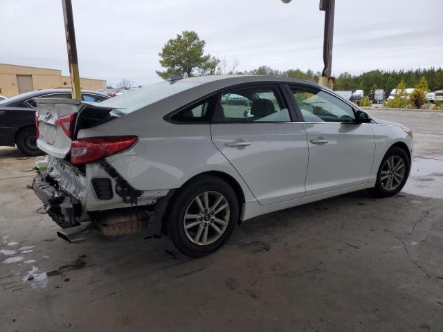 5NPE24AF0FH123996 - 2015 HYUNDAI SONATA SE WHITE photo 3