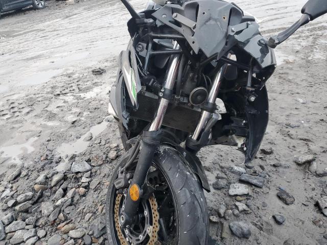 JKAEXEJ10HDA00457 - 2017 KAWASAKI EX650 J 黑色 照片 9