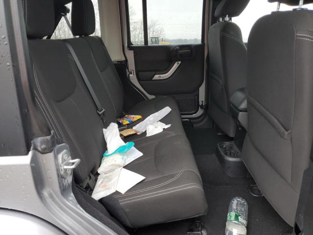 1C4BJWEG3GL125016 - 2016 JEEP WRANGLER U SAHARA SILVER photo 11