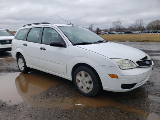 1FAFP36N77W222641 - 2007 FORD FOCUS ZXW WHITE photo 4