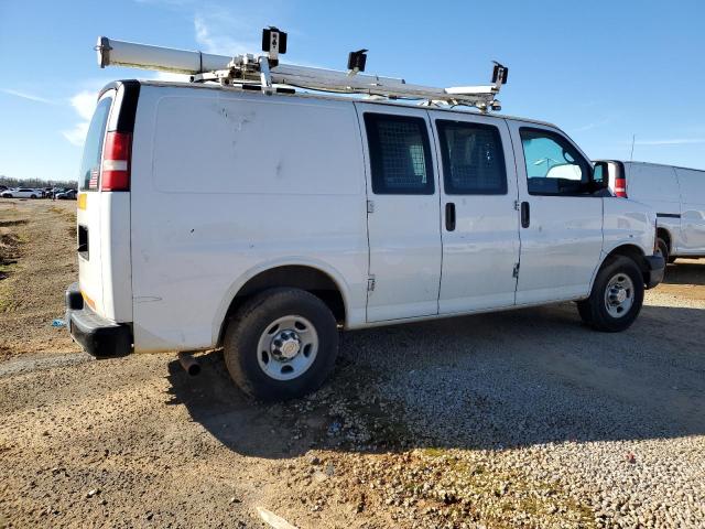 1GCWGFCA0D1902791 - 2013 CHEVROLET EXPRESS G2 WHITE photo 3