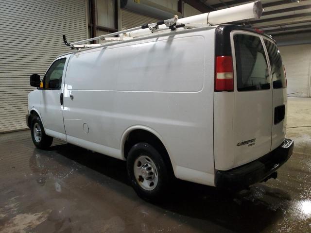 1GCWGFCA8D1902912 - 2013 CHEVROLET EXPRESS G2 WHITE photo 2