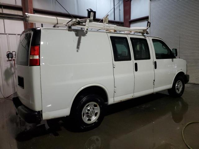 1GCWGFCA8D1902912 - 2013 CHEVROLET EXPRESS G2 WHITE photo 3