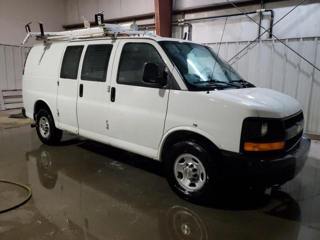 1GCWGFCA8D1902912 - 2013 CHEVROLET EXPRESS G2 WHITE photo 4