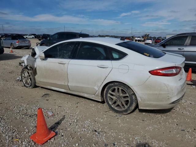 3FA6P0H76DR360831 - 2013 FORD FUSION SE WHITE photo 2