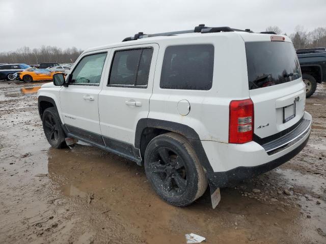 1J4NF4GB9BD159480 - 2011 JEEP PATRIOT LATITUDE WHITE photo 2