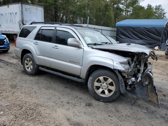 JTEBU14R878097256 - 2007 TOYOTA 4RUNNER SR5 SILVER photo 4