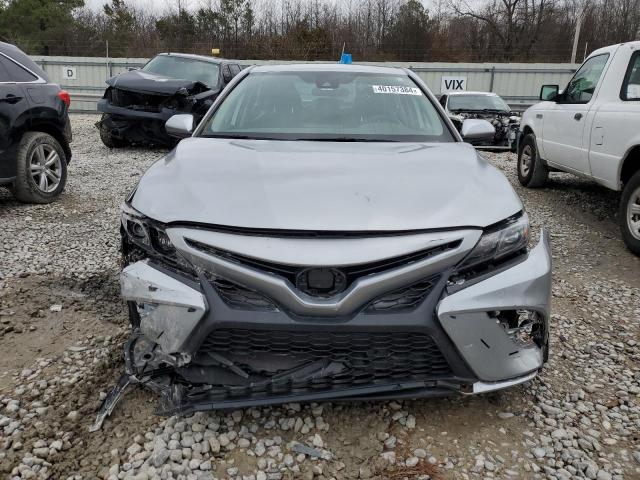 4T1G31AK6MU569408 - 2021 TOYOTA CAMRY SE SILVER photo 5