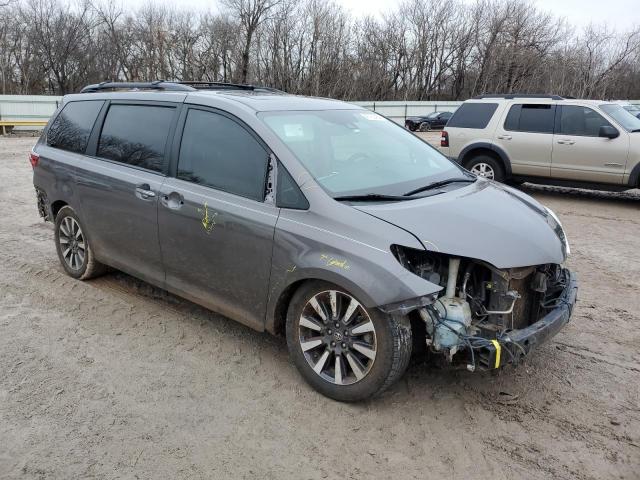 5TDYZ3DC9JS964299 - 2018 TOYOTA SIENNA XLE GRAY photo 4