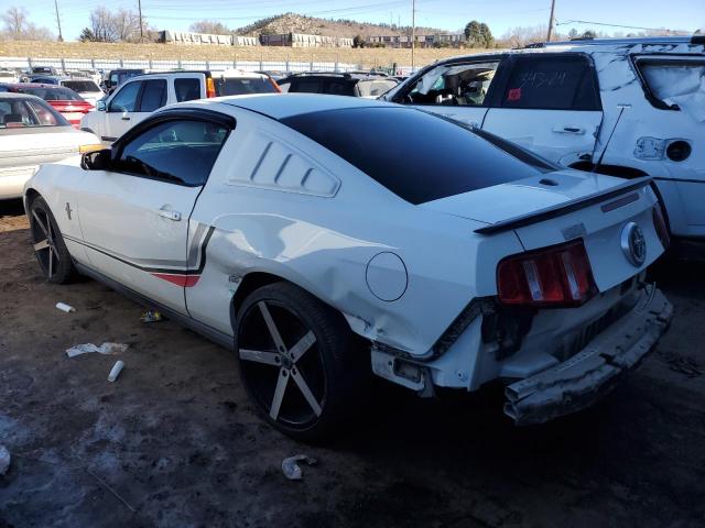 1ZVBP8AN7A5170984 - 2010 FORD MUSTANG WHITE photo 2
