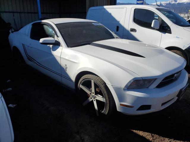 1ZVBP8AN7A5170984 - 2010 FORD MUSTANG WHITE photo 4