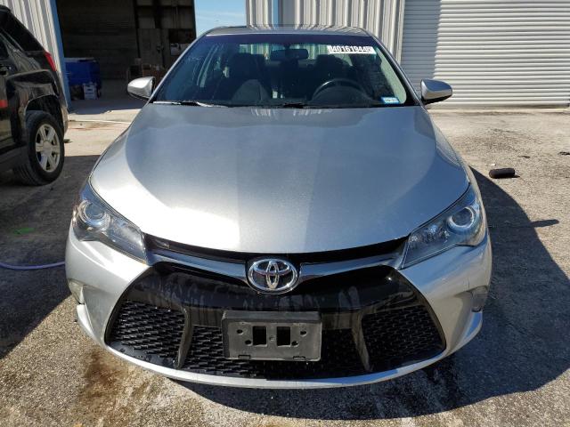 4T1BF1FK7HU687886 - 2017 TOYOTA CAMRY LE SILVER photo 5