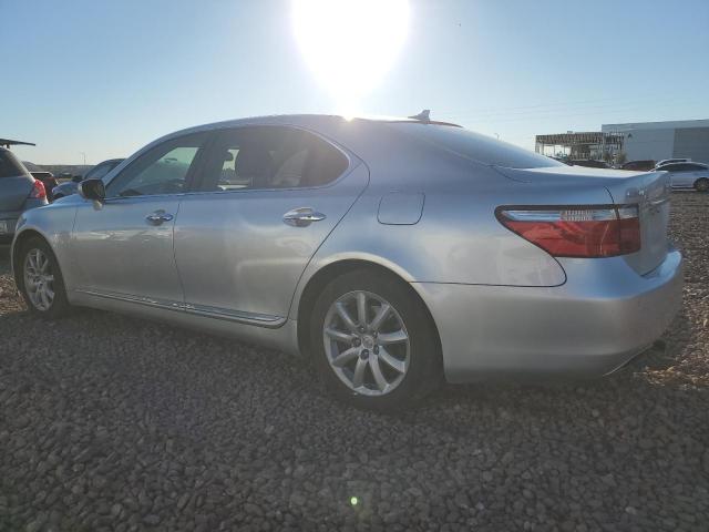 JTHGL46F085030900 - 2008 LEXUS LS 460L SILVER photo 2