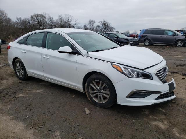 5NPE24AF9FH018499 - 2015 HYUNDAI SONATA SE WHITE photo 4