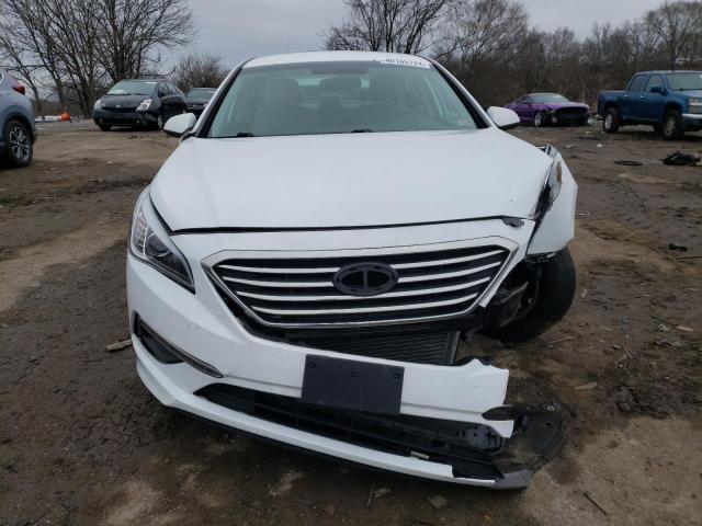 5NPE24AF9FH018499 - 2015 HYUNDAI SONATA SE WHITE photo 5