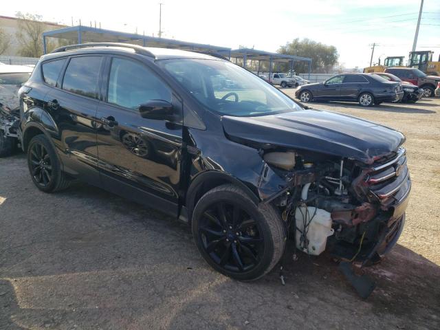 1FMCU0GDXHUE85810 - 2017 FORD ESCAPE SE BLACK photo 4