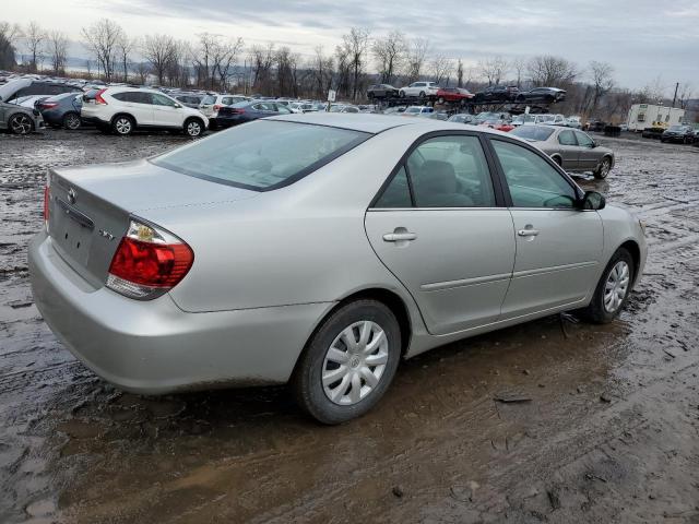 4T1BE32KX5U055738 - 2005 TOYOTA CAMRY LE SILVER photo 3