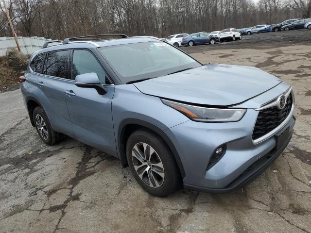 5TDGZRBH6MS153223 - 2021 TOYOTA HIGHLANDER XLE BLUE photo 4