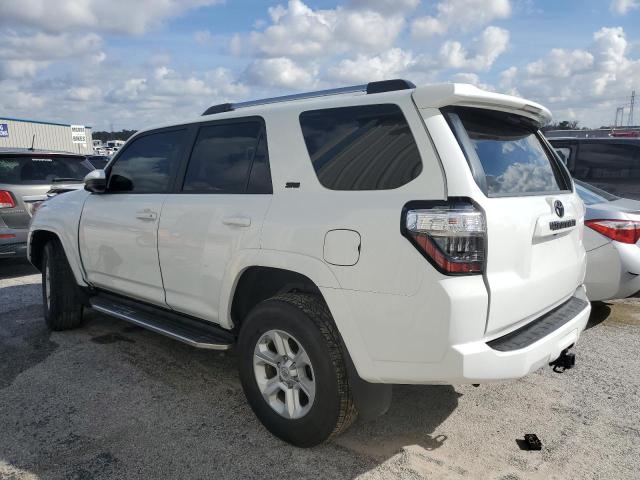 JTEZU5JR1L5226637 - 2020 TOYOTA 4RUNNER SR5 WHITE photo 2