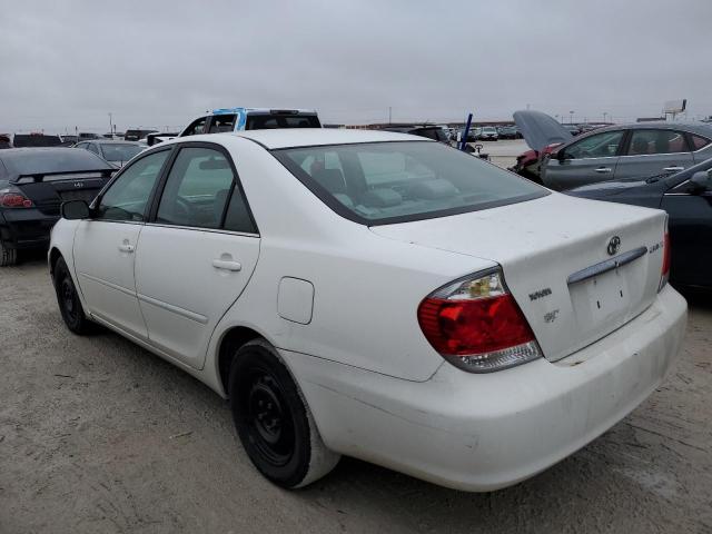 4T1BE32K55U569545 - 2005 TOYOTA CAMRY LE WHITE photo 2