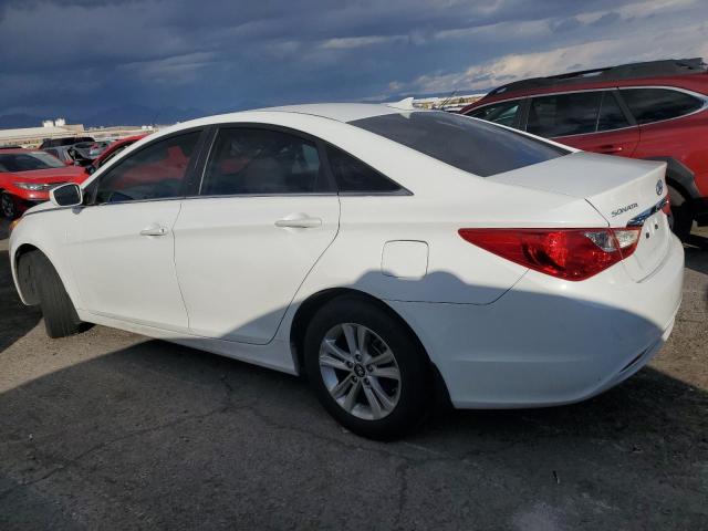 5NPEB4AC7DH678687 - 2013 HYUNDAI SONATA GLS WHITE photo 2