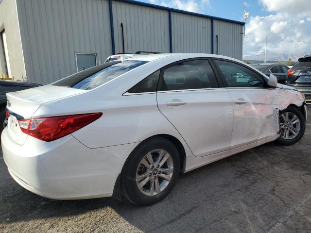 5NPEB4AC7DH678687 - 2013 HYUNDAI SONATA GLS WHITE photo 3