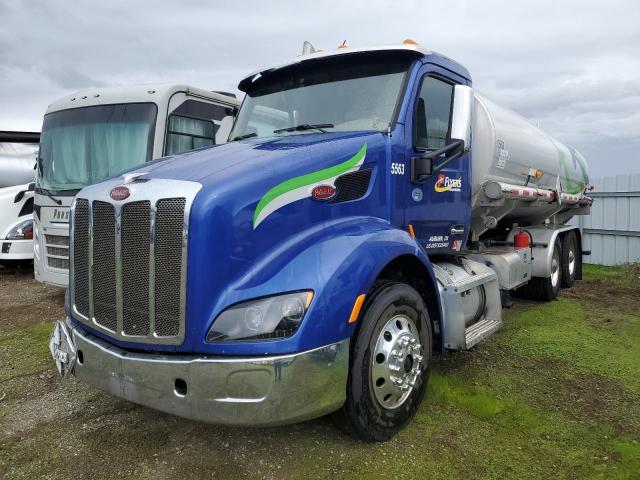 1NPBL79X7JD468173 - 2018 PETERBILT 579 BLUE photo 2