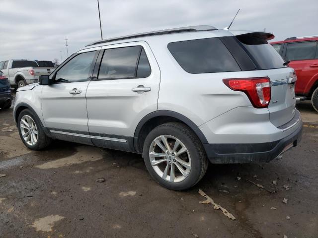 1FM5K7D81JGC32507 - 2018 FORD EXPLORER XLT SILVER photo 2