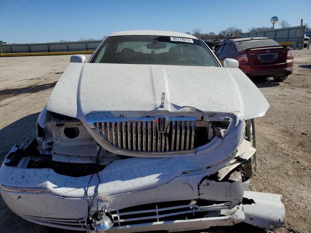 2LNHM82V98X636973 - 2008 LINCOLN TOWN CAR SIGNATURE LIMITED WHITE photo 5