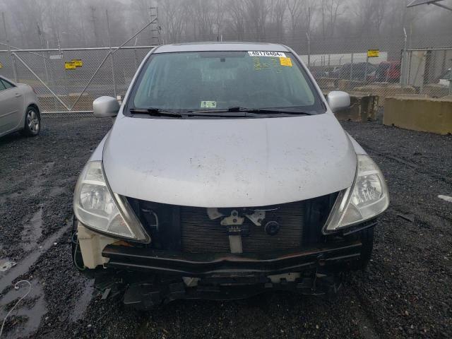 3N1BC1CPXBL440444 - 2011 NISSAN VERSA S SILVER photo 5