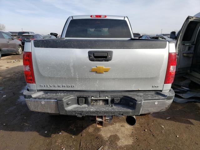 1GC1KYC88DF203509 - 2013 CHEVROLET SILVERADO K2500 HEAVY DUTY LTZ SILVER photo 6