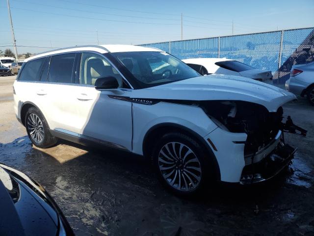 5LM5J7WC8LGL19311 - 2020 LINCOLN AVIATOR RESERVE WHITE photo 4