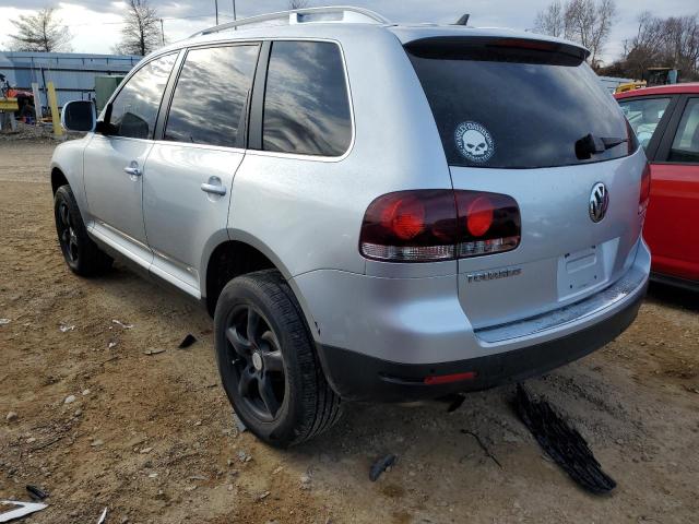 WVGBE77L79D028060 - 2009 VOLKSWAGEN TOUAREG 2 V6 SILVER photo 2