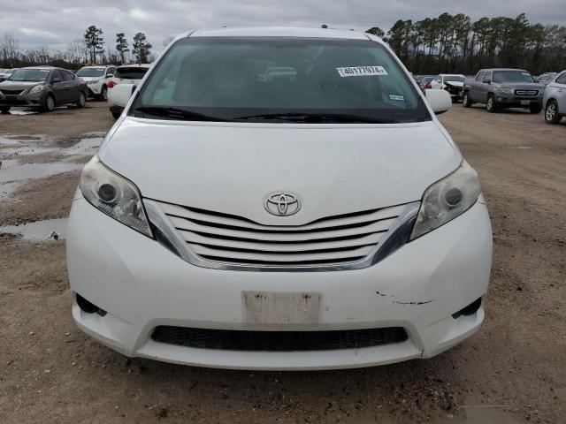 5TDKZ3DC3HS766494 - 2017 TOYOTA SIENNA LE WHITE photo 5