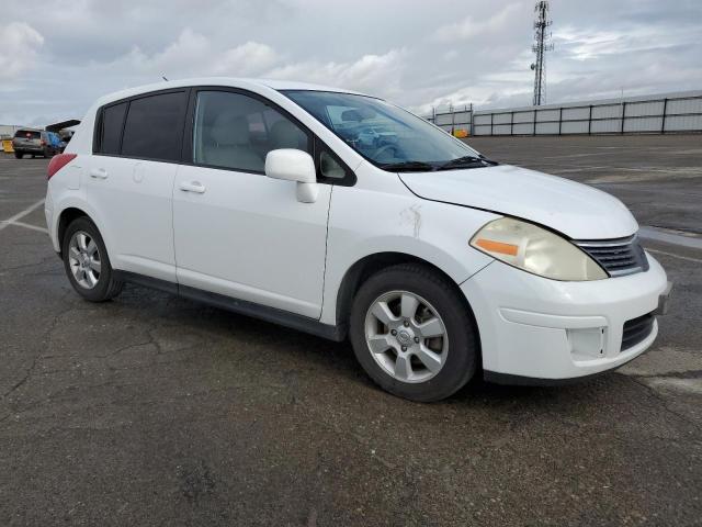 3N1BC13E47L364757 - 2007 NISSAN VERSA S WHITE photo 4