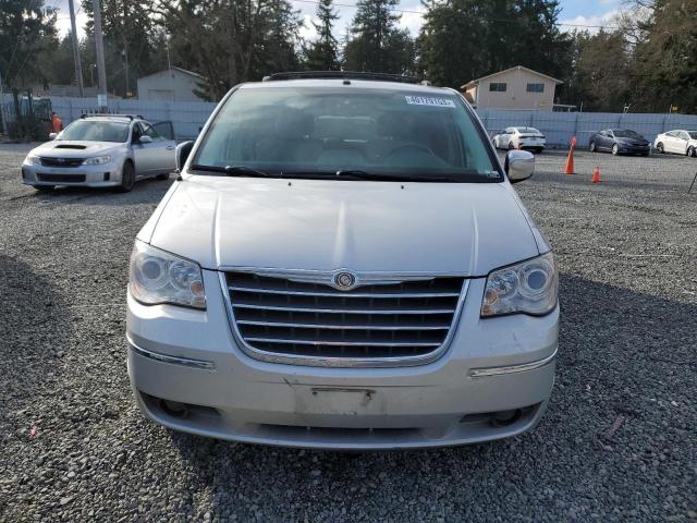 2A8HR64X18R661128 - 2008 CHRYSLER TOWN & COU LIMITED SILVER photo 5