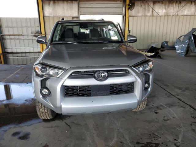 JTEMU5JR0N5994395 - 2022 TOYOTA 4RUNNER SR5/SR5 PREMIUM ვერცხლისფერი ფოტო 5