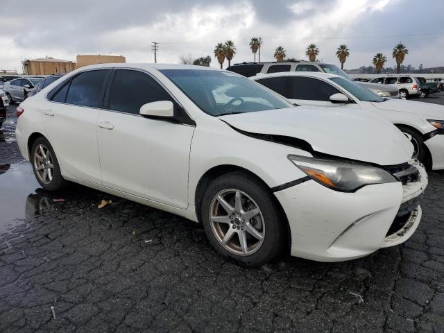 4T1BF1FK4HU399100 - 2017 TOYOTA CAMRY LE WHITE photo 4