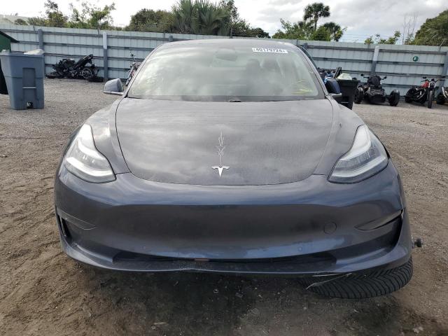 5YJ3E1EA1KF306988 - 2019 TESLA MODEL 3 GRAY photo 5